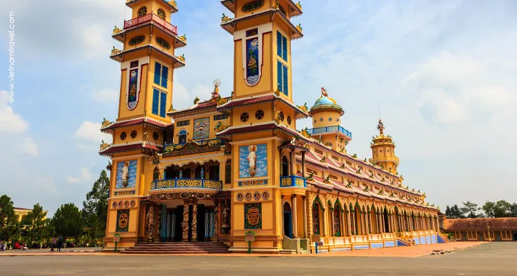 Vietnam-Cu-Chi-Cao-Dai-Temple-1-2