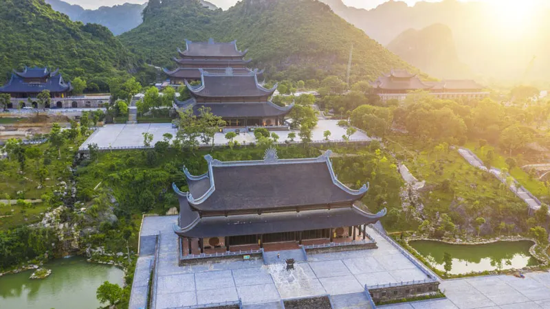 buddhist-temple-in-vietnam-discovering-peace-and-beauty-in-vietnam-buddhist-temples