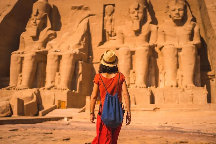 female-abu-simbel-temple-southern-egypt-lake-nasser_181624-56071