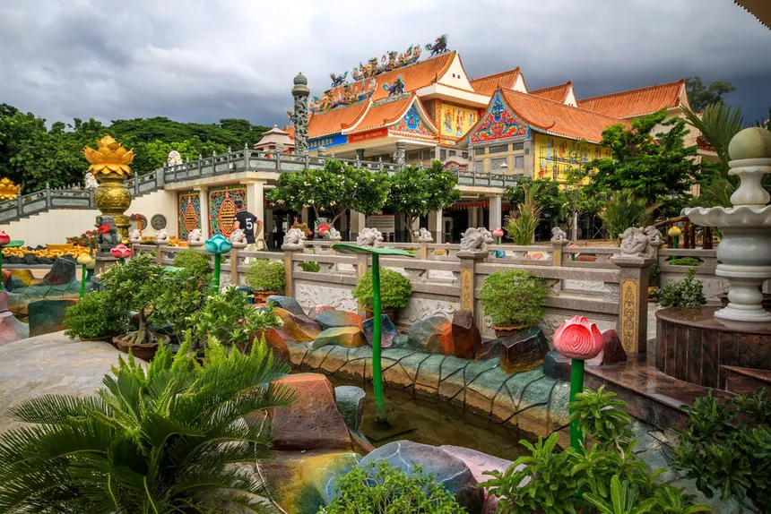 kanchanaburi-temple-thailand