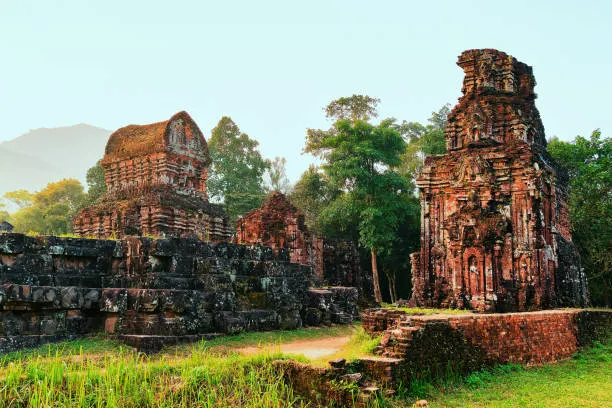 ruins-of-old-hindu-temples-of-my-son-vietnam